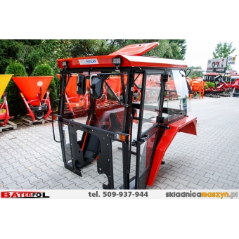 Kabina C-330 NAGLAK z metal. kanciastymi błotnikami,drzwi na koło,dach uchylny,boczne szyby uchylne oświetlenie LED,szyberdach